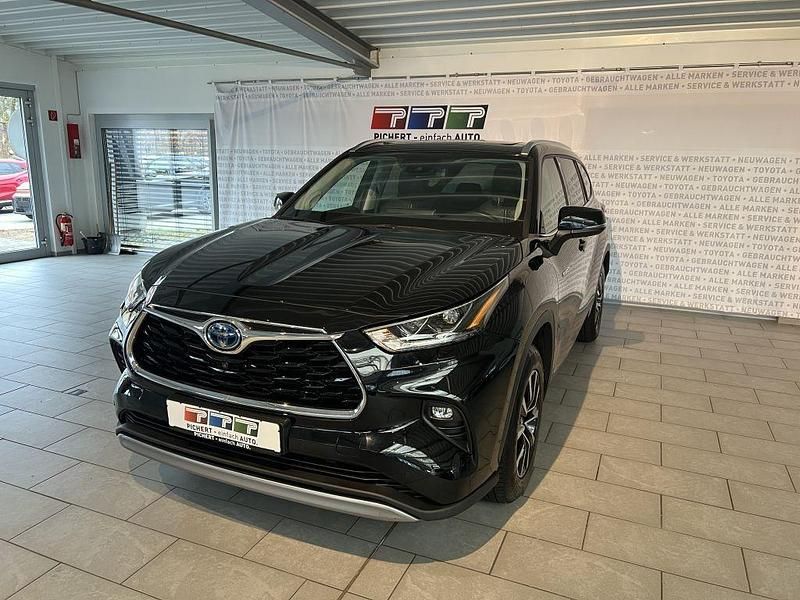 Tiefschwarz mica metallic Gebraucht 2021 Toyota Highlander Luxury SUV | 44.990 € (Fairer Preis) - Bild 1/4