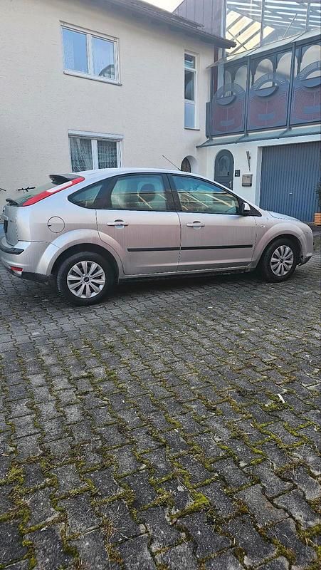 Gebraucht Ford Focus 109 PS (80 kW) 2007 Grau Limousine