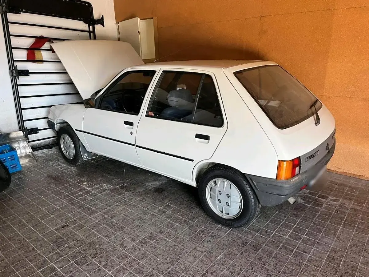Gebraucht Peugeot 205 60 PS (44 kW) 1987 Weiß Kleinwagen