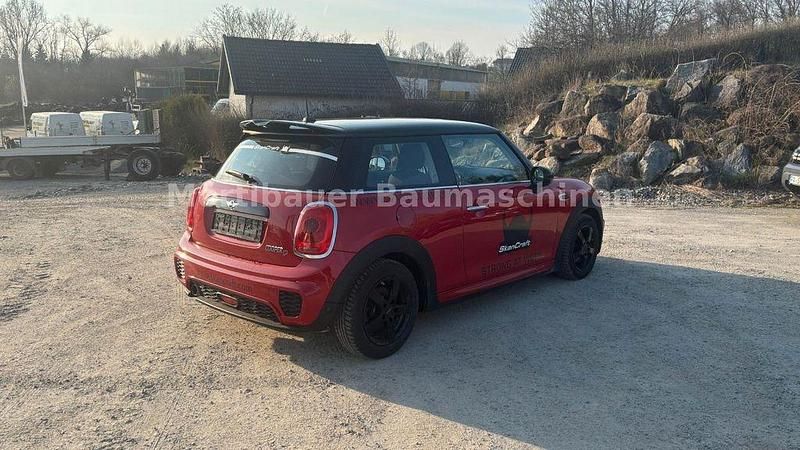 Second-hand Mini Cooper D 116 CP (85 kW) 2015 Roșu Hatchback