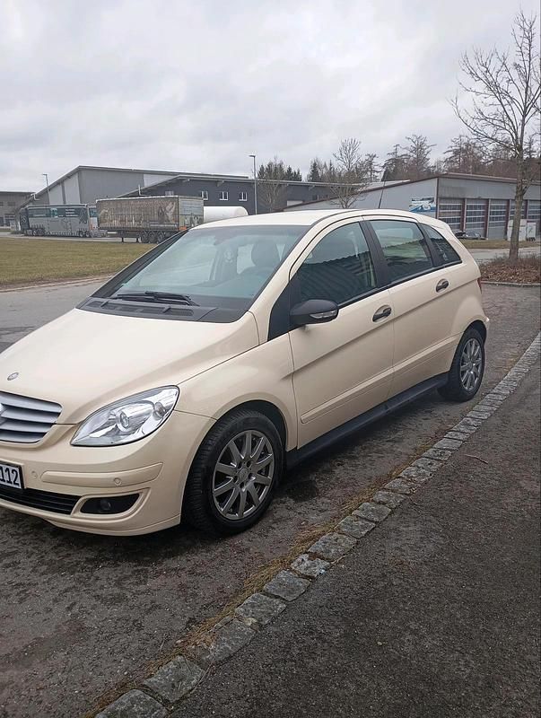 Gebraucht Mercedes B180 2007 Gelb Van / Kleinbus