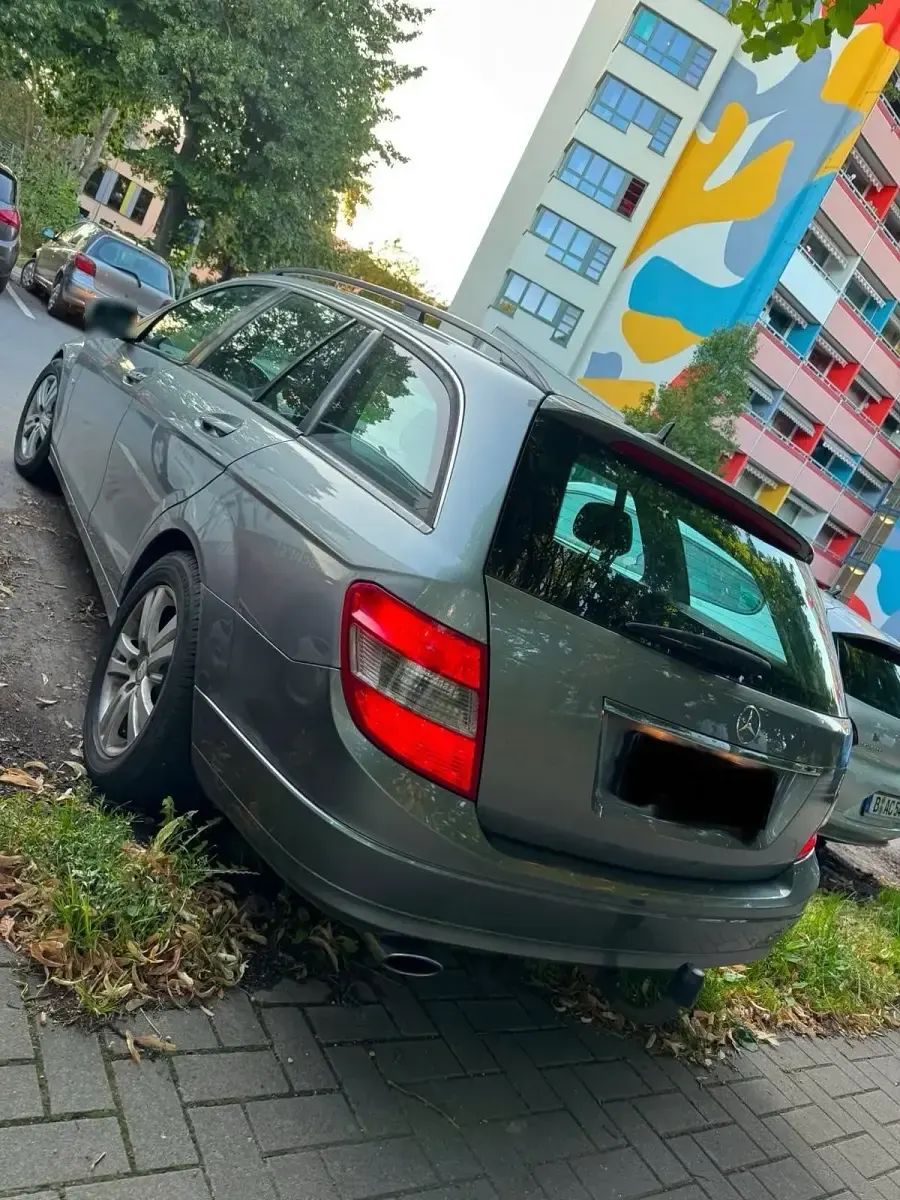 Gebraucht Mercedes C180 120 PS (88 kW) 2010 Grau Kombi