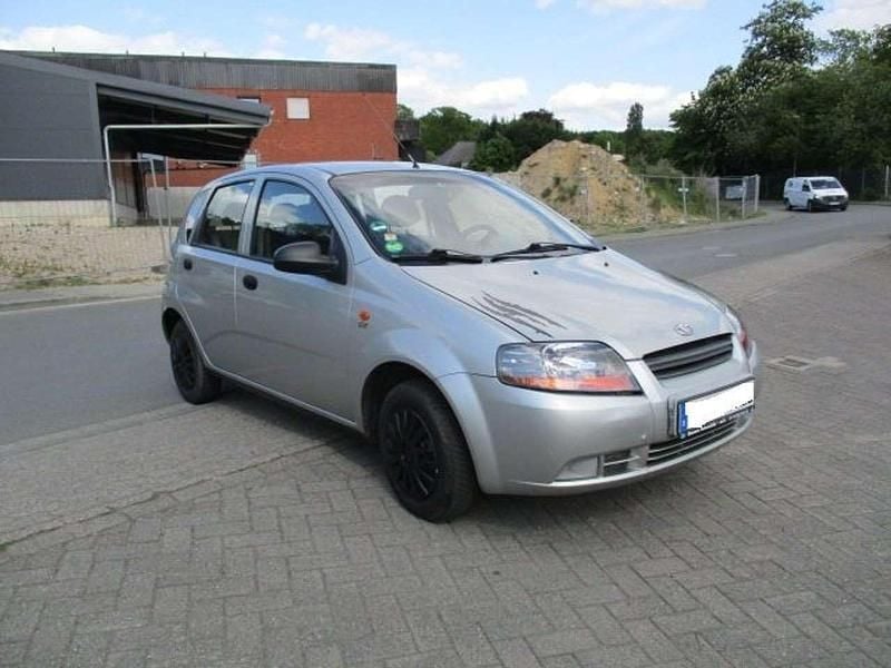 Silber Gebraucht 2004 Chevrolet Kalos Cool Limousine | 290 € (Guter Preis) - Bild 1/4