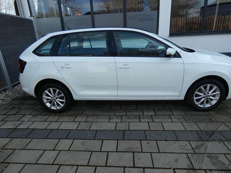 Gebraucht Skoda Rapid Cool Edition 95 PS (69 kW) 2019 Laserweiss Kleinwagen