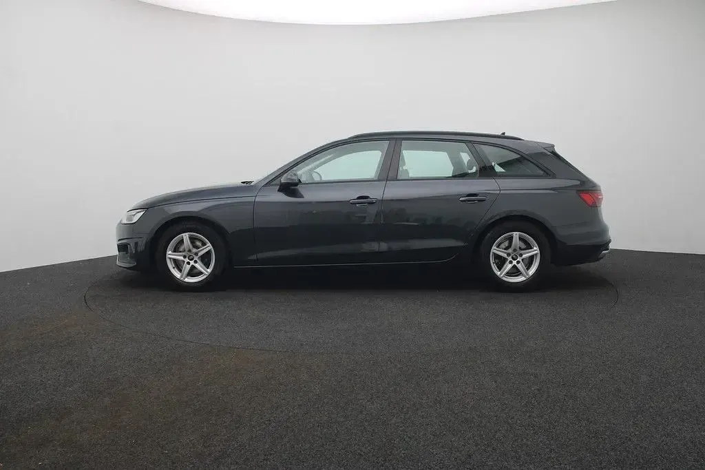 Gebraucht Audi A4 Sport 163 PS (119 kW) 2023 Manhattangrau metallic Kombi