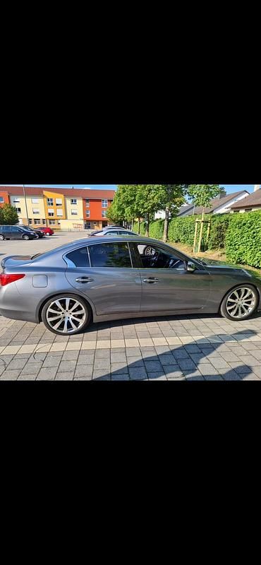 Gebraucht Infiniti Q50 170 PS (125 kW) 2016 Grau Limousine