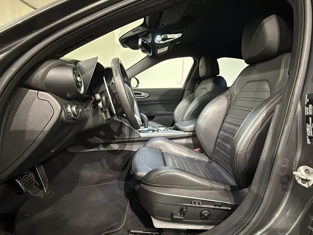 Gebraucht Alfa Romeo Giulia Veloce 280 PS (205 kW) 2023 Grau Limousine