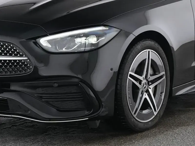 Gebraucht Mercedes C180 AMG 170 PS (125 kW) 2025 Schwarz Limousine