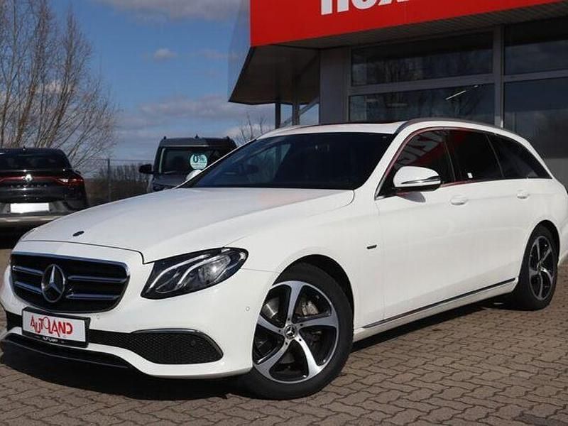 Gebraucht Mercedes E220 194 PS (142 kW) 2019 Weiss Kombi