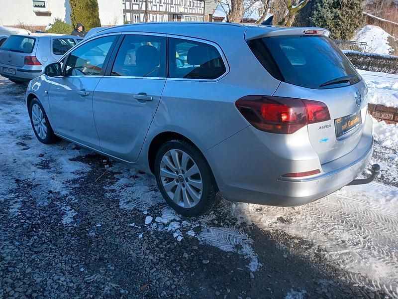 Gebraucht Opel Astra 131 PS (96 kW) 2013 Kombi