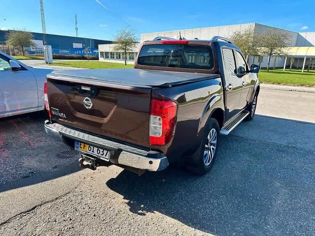 Gebraucht Nissan Navara Tekna 190 PS (139 kW) 2016 Braun Pickup