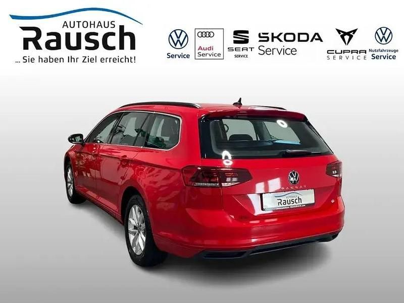 Second-hand VW Passat 122 CP (89 kW) 2023 Roșu Break