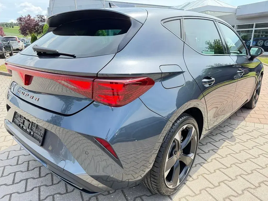 Gebraucht Cupra Leon 150 PS (110 kW) 2025 Grau Limousine