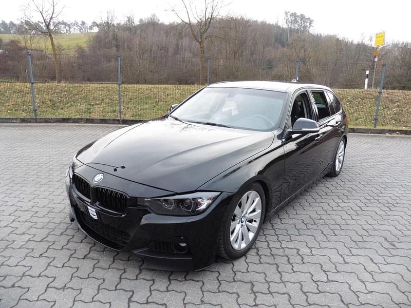 Schwarz Gebraucht 2013 BMW 320 Comfort Edition Kombi | 6.000 € (Superpreis) - Bild 1/4