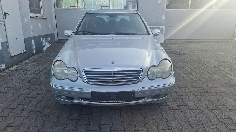 Gebraucht Mercedes C180 Elegance 129 PS (94 kW) 2001 Silber Limousine