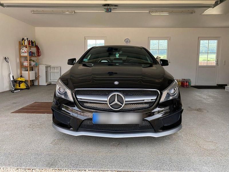 Schwarz Gebraucht 2015 Mercedes CLA45 AMG AMG Kombi | 20.500 € (Guter Preis) - Bild 1/4