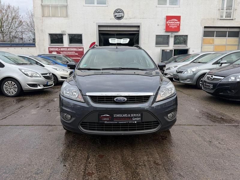 Grau Gebraucht 2010 Ford Focus Style Limousine | 5.650 € (Teuer) - Bild 1/4