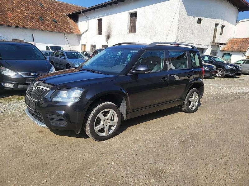 Second-hand Skoda Yeti Active 110 CP (80 kW) 2014 Negru SUV