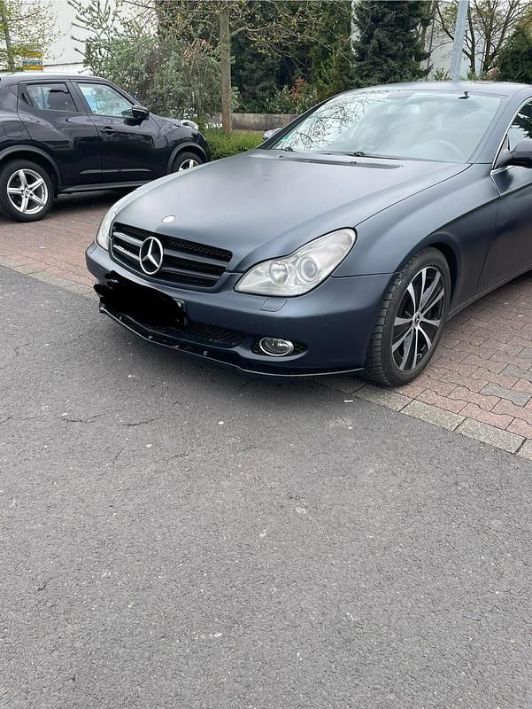 Schwarz Gebraucht 2009 Mercedes CLS320 Limousine | 8.799 € - Bild 1/4
