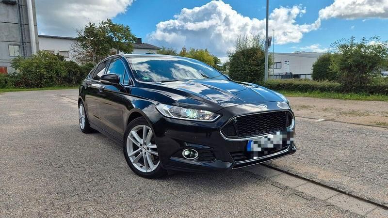 Schwarz Gebraucht 2015 Ford Mondeo Titanium Limousine | 12.990 € (Fairer Preis) - Bild 1/4