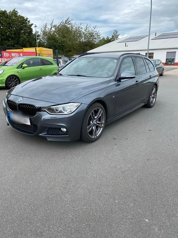 Grau Gebraucht 2015 BMW 320 M Performance Kombi | 10.999 € (Fairer Preis) - Bild 1/4