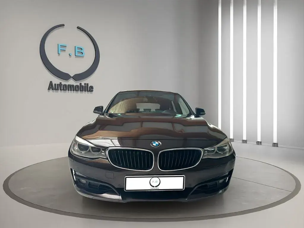 Gebraucht BMW 325 Comfort Edition 218 PS (160 kW) 2014 Sparkling brown metallic Limousine