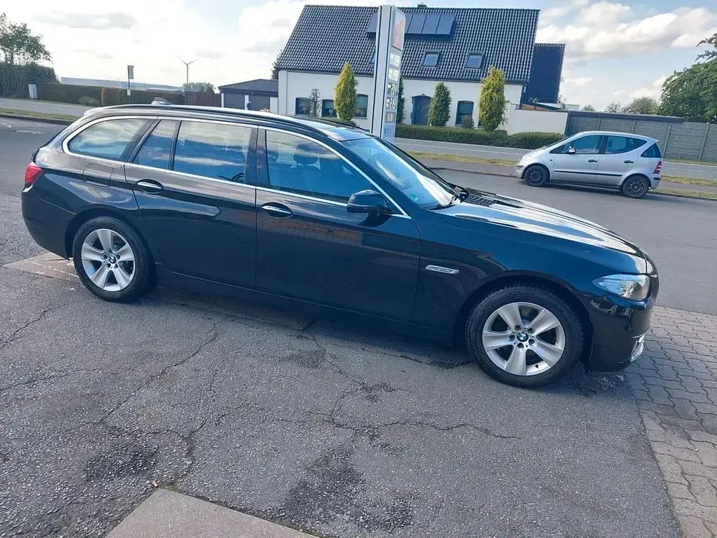 Gebraucht BMW 520 Luxury Line 184 PS (135 kW) 2013 Schwarz Kombi