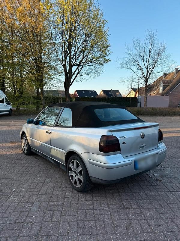 Gebraucht VW Golf Cabriolet 115 PS (84 kW) 2002 Silber Cabrio