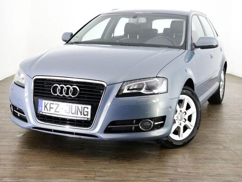 Andere Gebraucht 2010 Audi A3 Ambiente Limousine | 11.990 € - Bild 1/4
