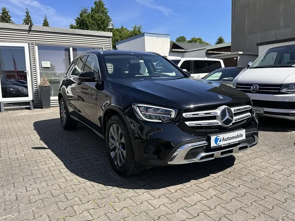 Gebraucht Mercedes GLC220 194 PS (142 kW) 2019 Obsidianschwarz  metalliclack SUV
