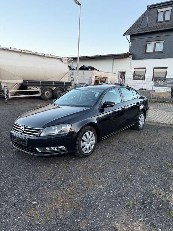 Gebraucht VW Passat 140 PS (102 kW) 2014 Schwarz Limousine