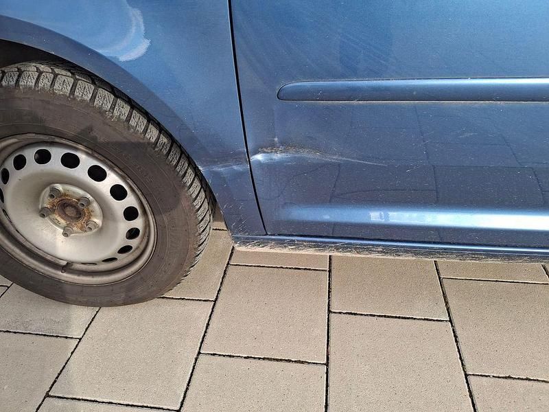 Gebraucht VW Touran 105 PS (77 kW) 2012 Blau Van / Kleinbus