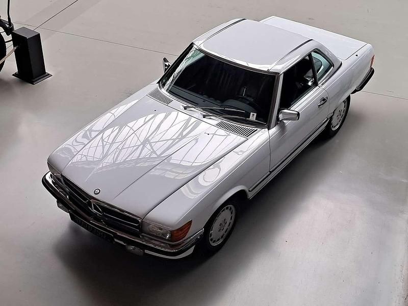 Classikweiß Gebraucht 1986 Mercedes SL420 Cabrio | 49.800 € - Bild 1/4