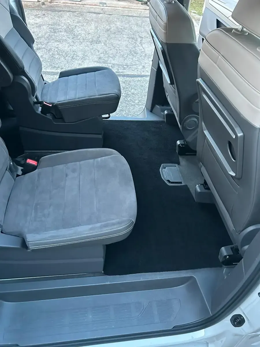 Gebraucht VW Multivan Style 150 PS (110 kW) 2022 Weiß Van / Kleinbus