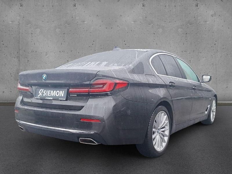Gebraucht BMW 545e Luxury Line 286 PS (210 kW) 2022 Grau Limousine