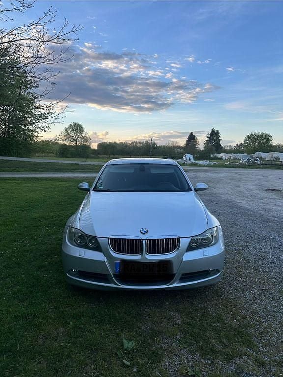 Second-hand BMW 325 218 CP (160 kW) 2007 Argintiu Berlinǎ