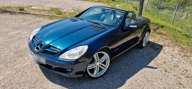 Blau Gebraucht 2005 Mercedes 180 Limousine | 4.050 € - Bild 1/4