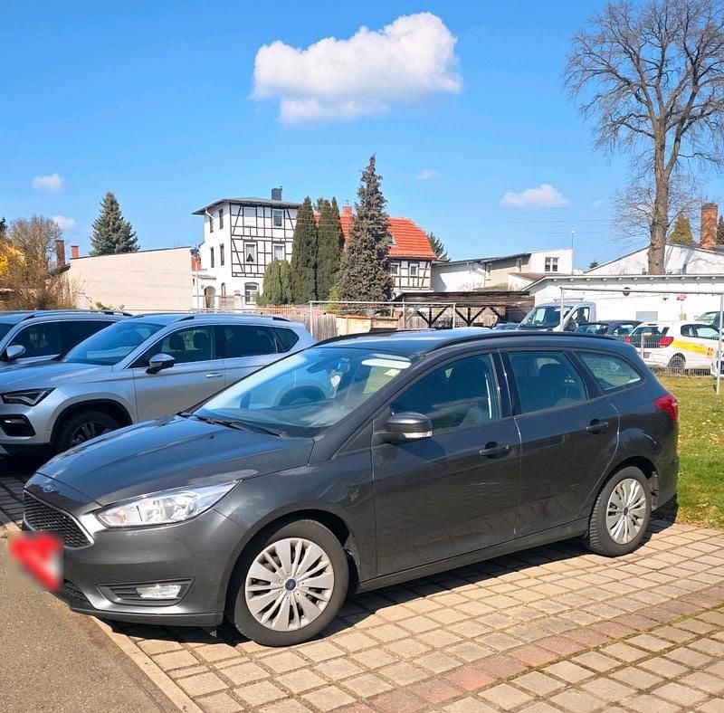 Usata Ford Focus 125 CV (91 kW) 2016 Grigio Station wagon