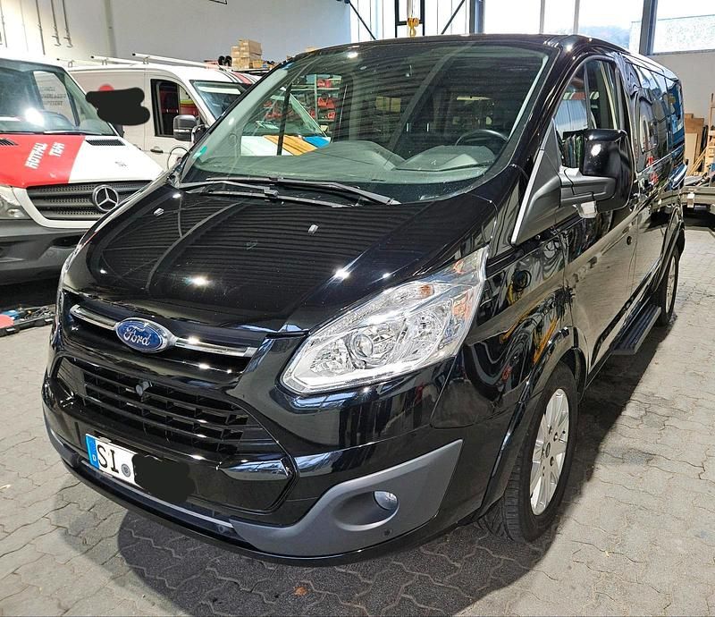 Schwarz Gebraucht 2018 Ford Tourneo Van / Kleinbus | 24.900 € (Superpreis) - Bild 1/4