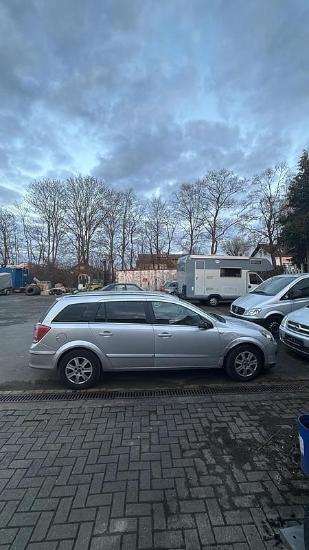 Gebraucht Opel Astra 103 PS (75 kW) 2005 Silber Kombi