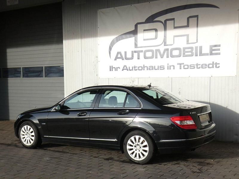 Gebraucht Mercedes C180 156 PS (114 kW) 2009 Schwarz Limousine