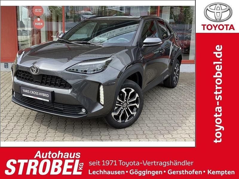 Neu Toyota Yaris Cross 131 PS (96 kW) 2025 Grau SUV