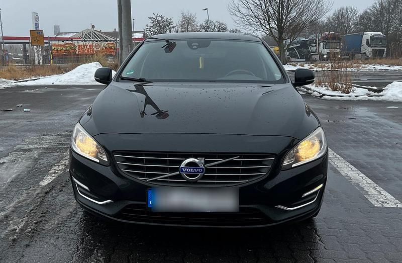 Gebraucht Volvo V60 190 PS (139 kW) 2015 Schwarz Kombi