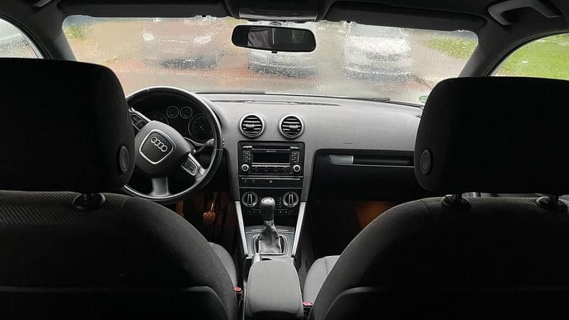 Używany Audi A3 Attraction 105 KM (77 kW) 2010 Srebrny Hatchback