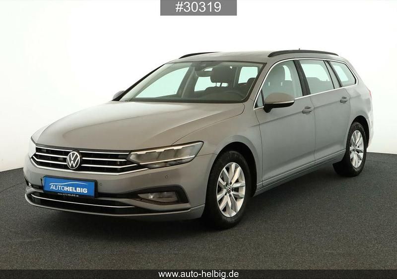 Gebraucht VW Passat Business 150 PS (110 kW) 2023 Mondsteingrau Kombi