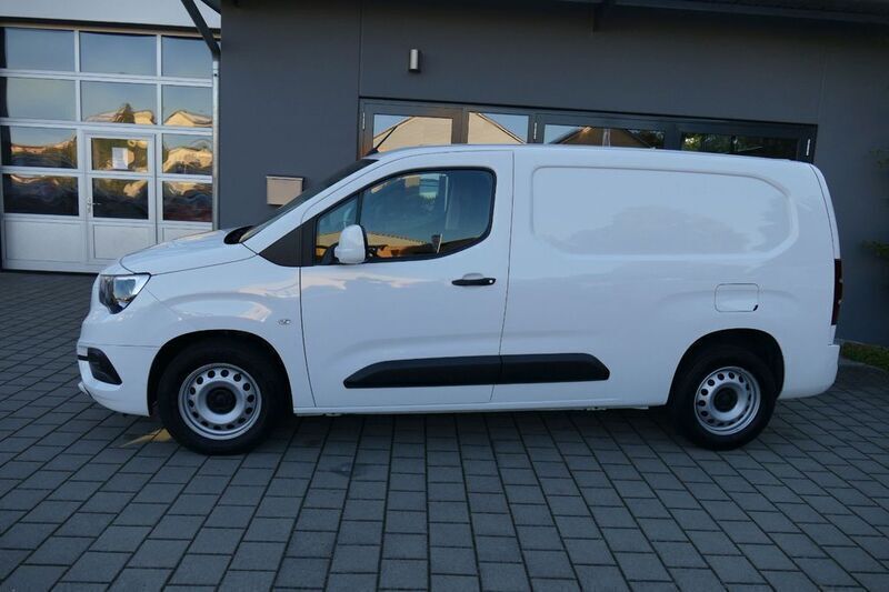 Gebraucht Opel Combo Edition 131 PS (96 kW) 2020 Weiß Van / Kleinbus