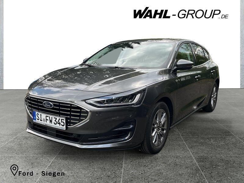 Grau Gebraucht 2025 Ford Focus Titanium Limousine | 27.900 € (Fairer Preis) - Bild 1/4