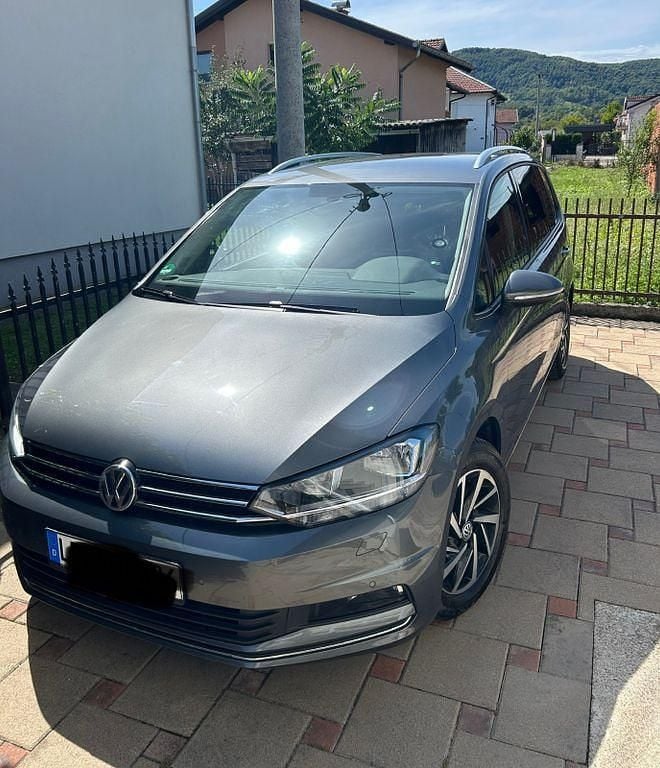 Grau Gebraucht 2018 VW Touran Join Van / Kleinbus | 20.650 € (Fairer Preis) - Bild 1/4
