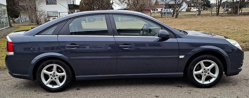 Gebraucht Opel Vectra Edition+ 140 PS (102 kW) 2008 Blau Limousine