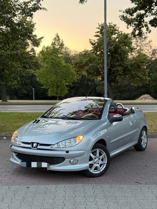 Silber Gebraucht 2003 Peugeot 206 CC Cabrio | 1.599 € (Teuer) - Bild 1/4